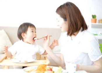 Làm thế nào cho trẻ ăn bổ sung hợp lý?