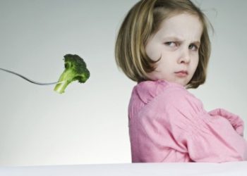 Lý do không nên cho trẻ ăn chay